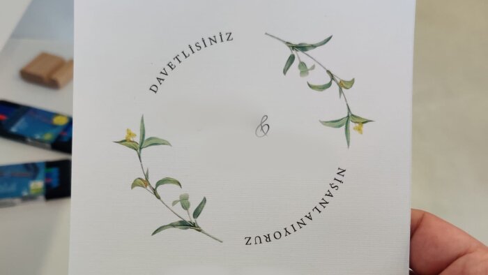 istekleriniz üzerine davetiyenizi tasarlayabilirim