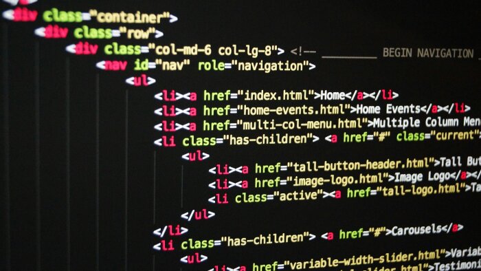 web alanında çalışıyorum bu alanda danışmanlıkta yaparım