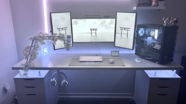 Modern Minimalist ve Beyaz Setup Tasarımı