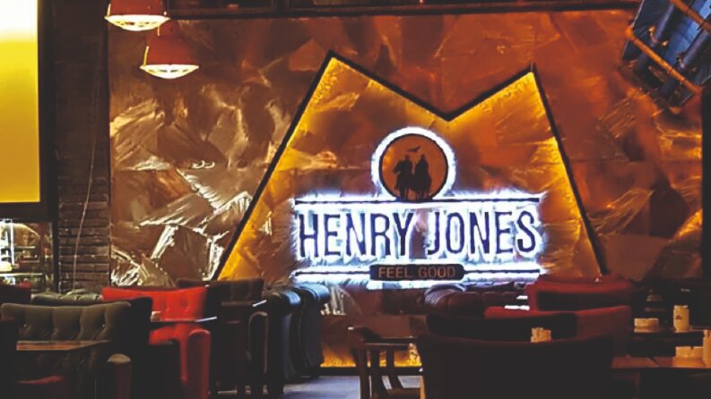 Henry Jones İç Mekan Tabela