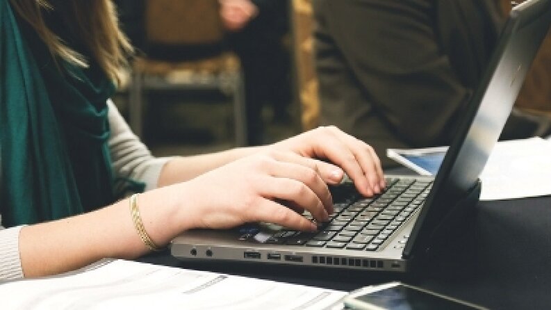 "Metin Yazarlığı İpuçları: Etkili ve Akıcı İçerik Oluşturmanın 5 Yolu"