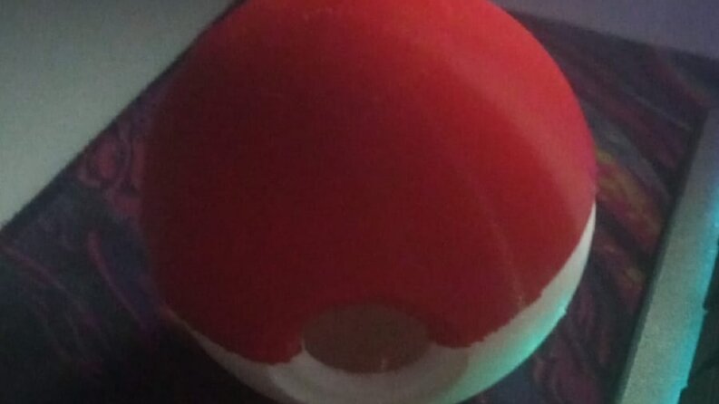 Pokeball tasarımı (Küçük Boyut)