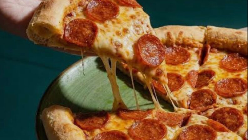 Gurme Lezzetler: Ev Yapımı Pizza Sırları