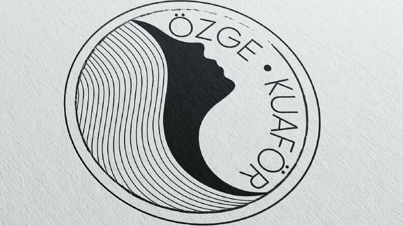 Kadın Kuaförü İçin Logo