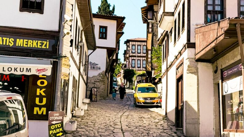 Fotoğraflarına Doğallığını Bozmadan Yeni Bir Hava Katarım