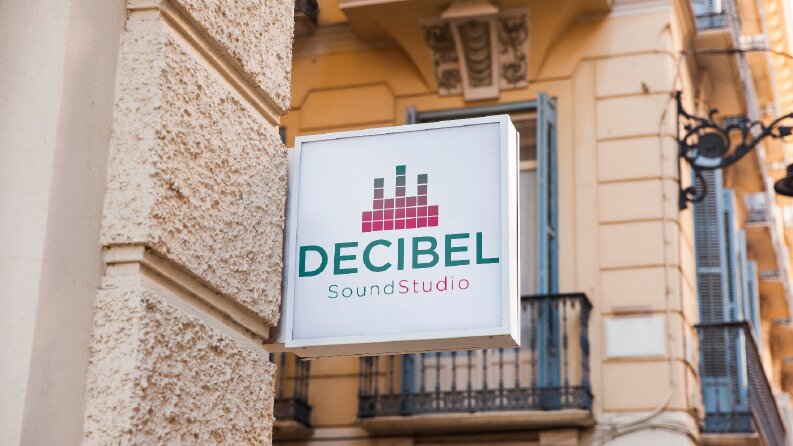 Decibel Sound Studio logo çalışması