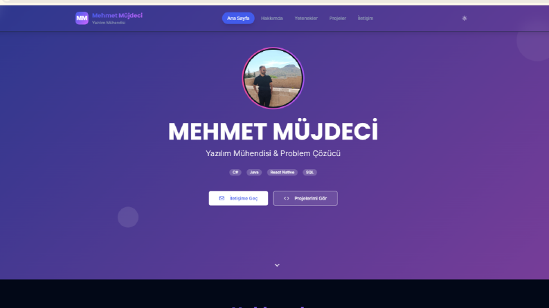 Modern Kişisel Portfolyo Web Sitesi (React & Node.js)